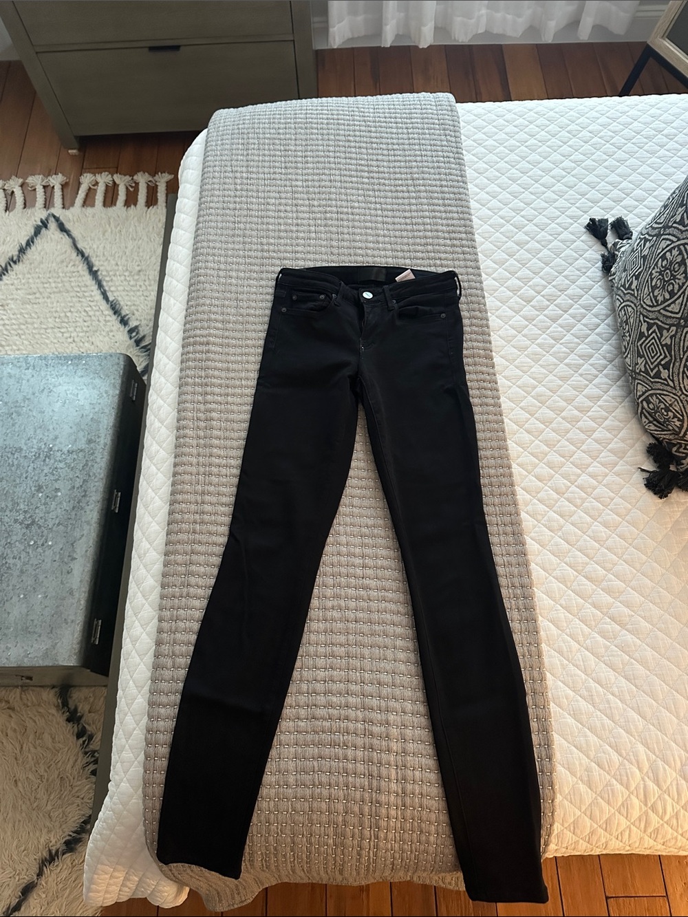 Vince Women's Black Slim Fit Jeans - Classic Stretch Denim